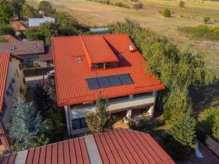 Casă cu 7 camere cu Canalizare în Periș