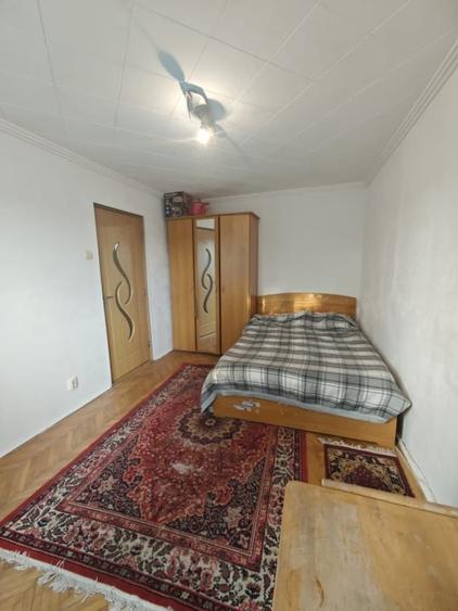 Apartament cu 2 camere semidecomandat, mobilat în Săsar