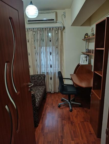 Apartament cu 4 camere decomandat în Exterior Vest