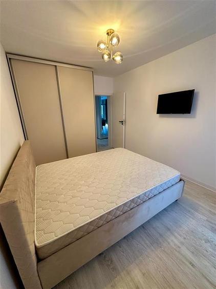 Apartament cu 3 camere decomandat, mobilat în Exterior Sud