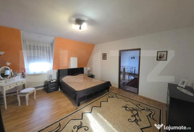Casă cu 5 camere cu Teren 1900 Mp în Central