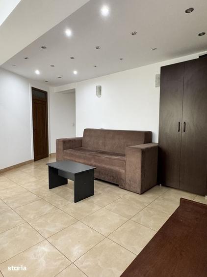 Apartament cu 3 camere decomandat în Micro 3