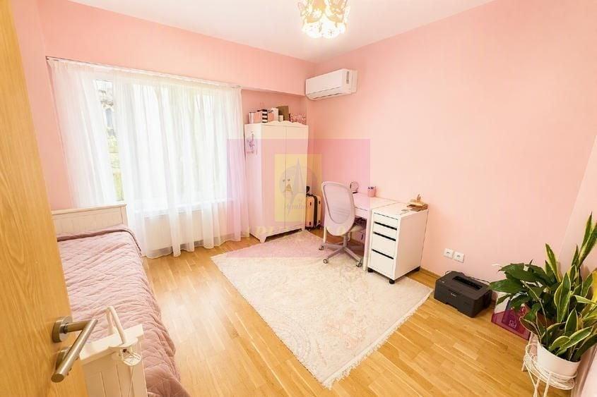 Apartament cu 4 camere decomandat în Dristor
