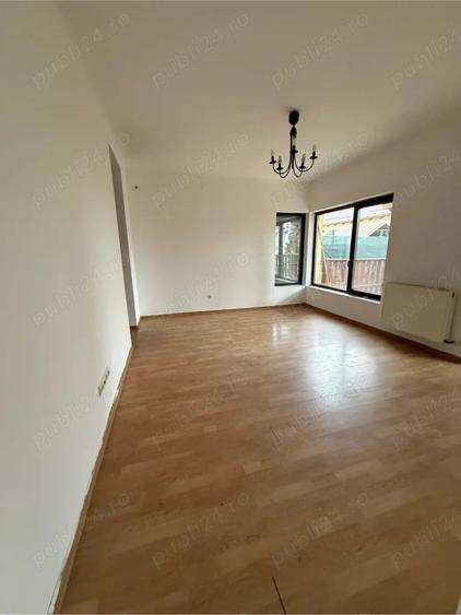 Casă cu Teren 250 Mp în Central