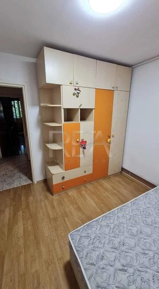 Apartament cu 3 camere semidecomandat, mobilat în Drumul Taberei