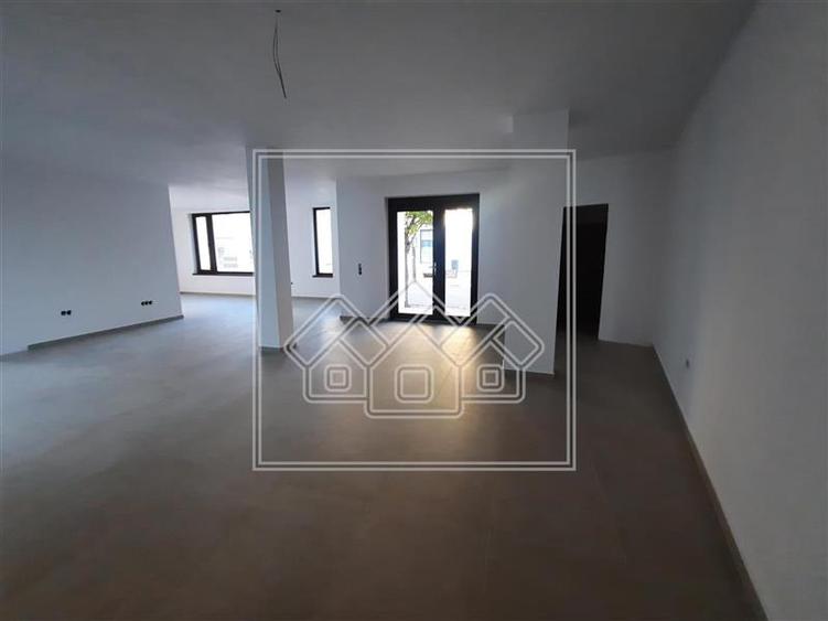 Spațiu comercial, de 81 mp, în Piața Cluj