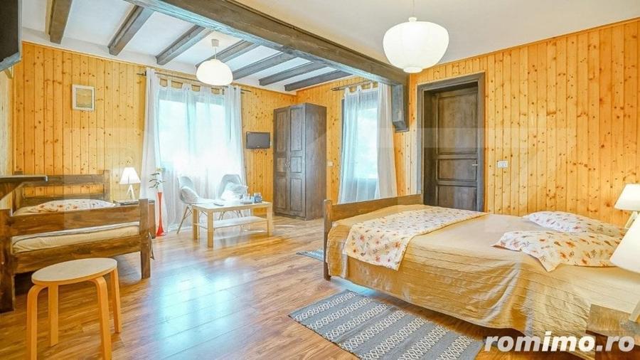 Casă cu 14 camere cu Teren 1360 Mp în Noua
