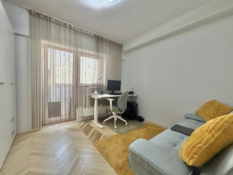 Apartament cu 3 camere decomandat, mobilat în Tipografilor