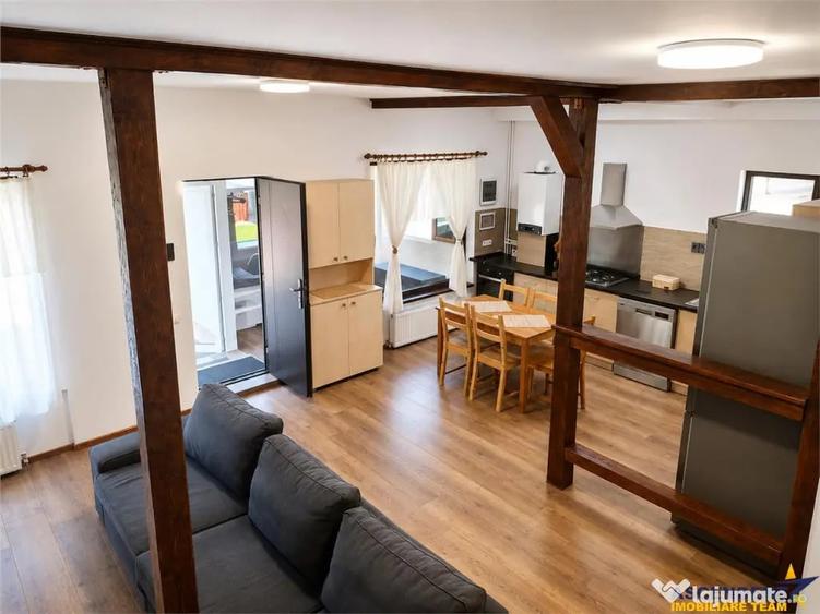 Casă cu 2 camere cu Teren 350 Mp în Craiter