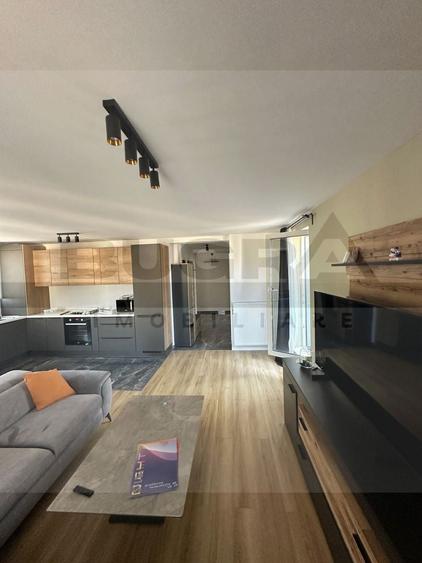 Apartament cu 3 camere semidecomandat, mobilat în Borhanci