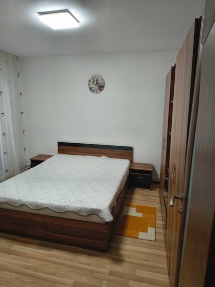 Inchiriez apartament 2 camere, mobilat, utilat, AC, zona Sud, 4/4. - 1