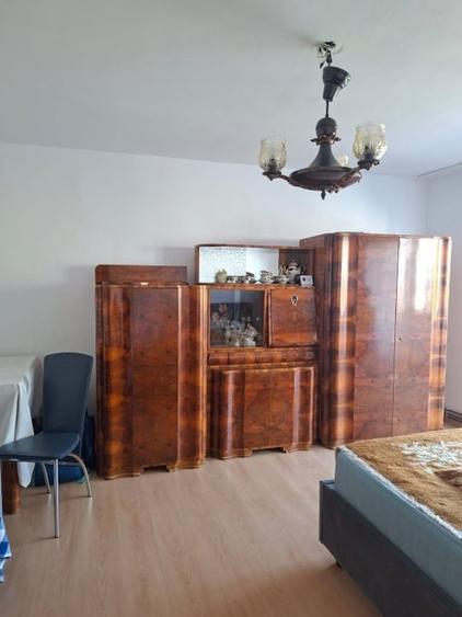Apartament cu 3 camere decomandat în Mehala