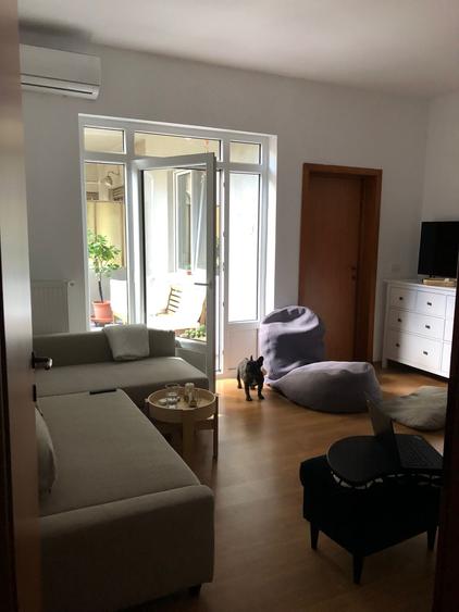 Apartament cu 3 camere decomandat, mobilat în P-ța Romană
