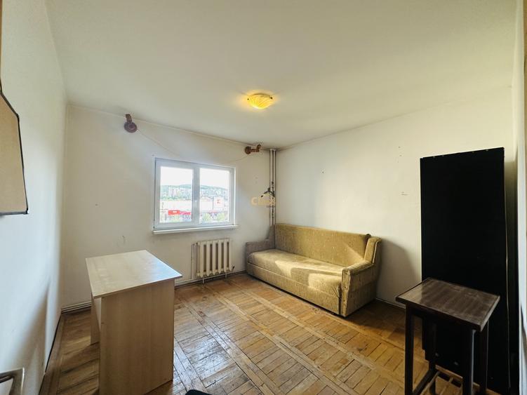Apartament cu 3 camere decomandat, mobilat în Mănăștur