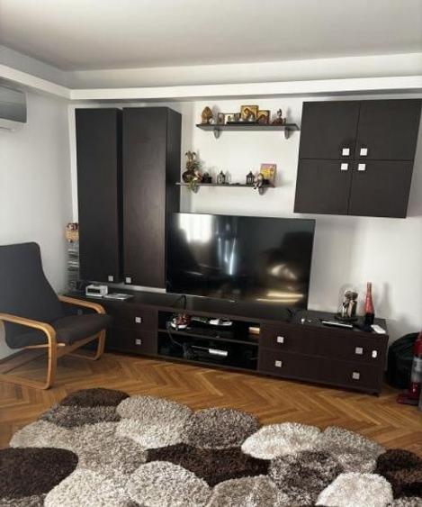 Apartament cu 4 camere decomandat, mobilat în 13 Septembrie