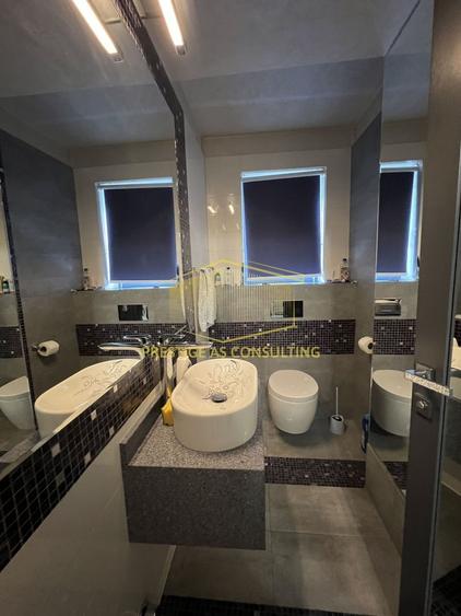 Casă individuală cu 7 camere cu Canalizare în Lipovei