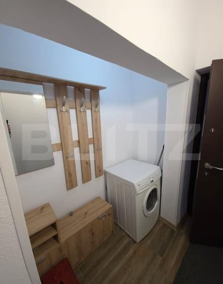 Apartament cu 4 camere semidecomandat în Central