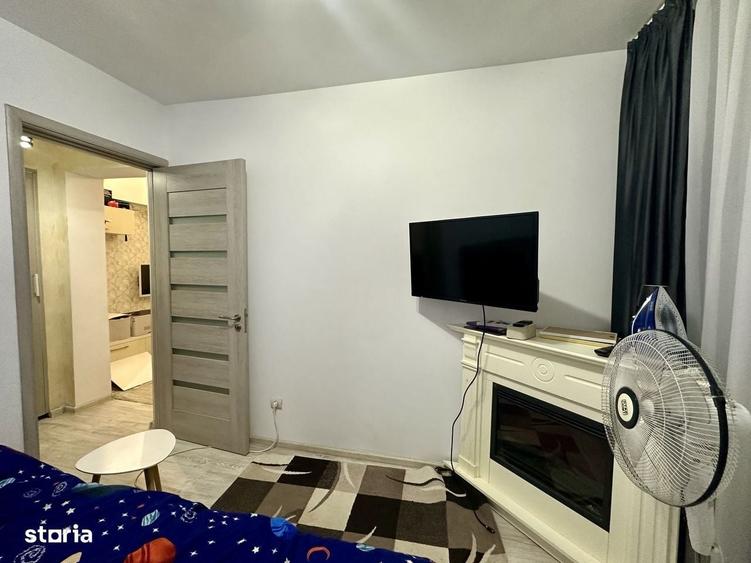 Apartament cu 2 camere semidecomandat în Podul de Piatră