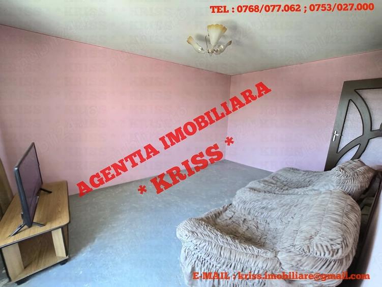 Apartament cu 3 camere decomandat în Craiovei