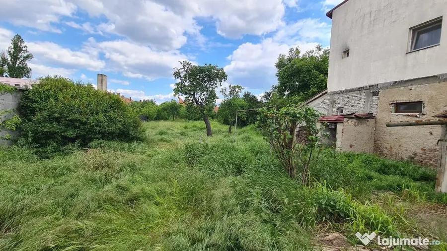 Casă cu 2 camere cu Teren 884 Mp în Pârneava