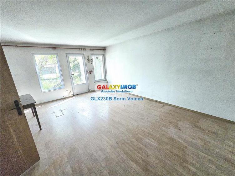 Casă cu 14 camere cu Teren 400 Mp în Baba Novac
