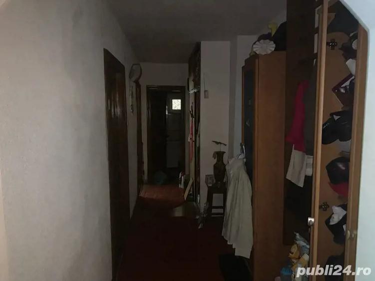 Apartament cu 4 camere decomandat în Brazda lui Novac