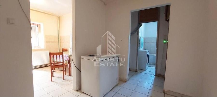 Apartament cu 3 camere decomandat, mobilat în Micălaca