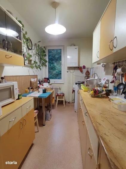 Apartament cu 3 camere, mobilat în 7 Noiembrie