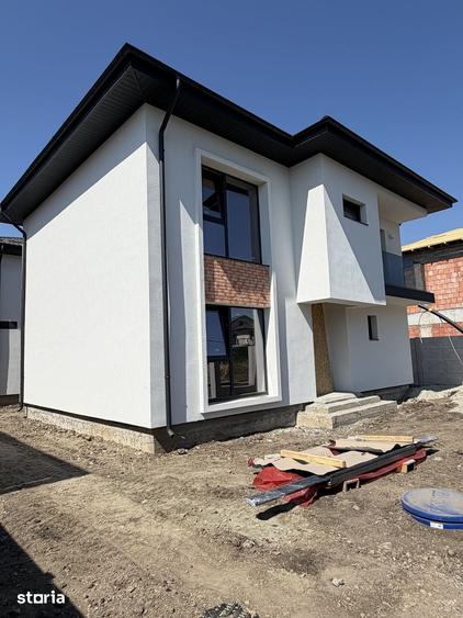 Casă cu 4 camere cu Teren 350 Mp în Central