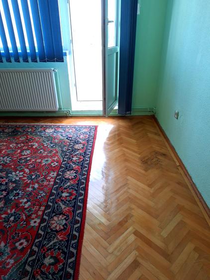 Apartament cu 2 camere semidecomandat în Craiovei
