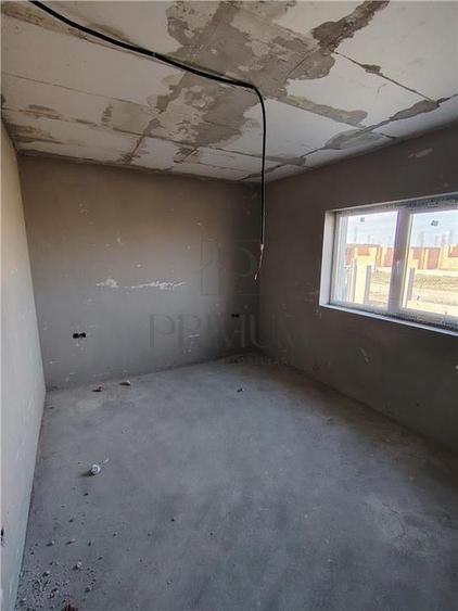 Duplex cu 3 camere cu Canalizare în Moșnița Veche