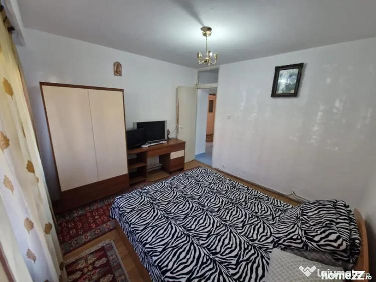 Apartament cu 3 camere decomandat în Hotvon