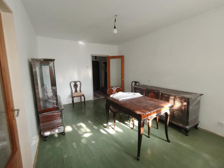 Apartament cu 3 camere circular în Drumul Taberei