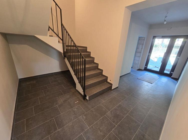 Apartament cu 2 camere decomandat în Zamora