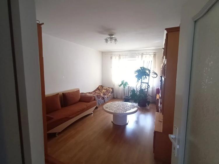 Inchiriez apartament 2 camere - 2