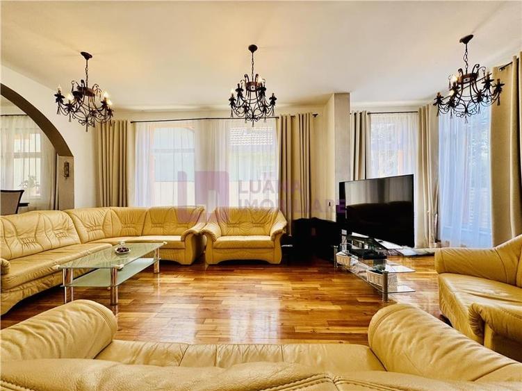 Apartament cu 3 camere decomandat, mobilat în Ștrand