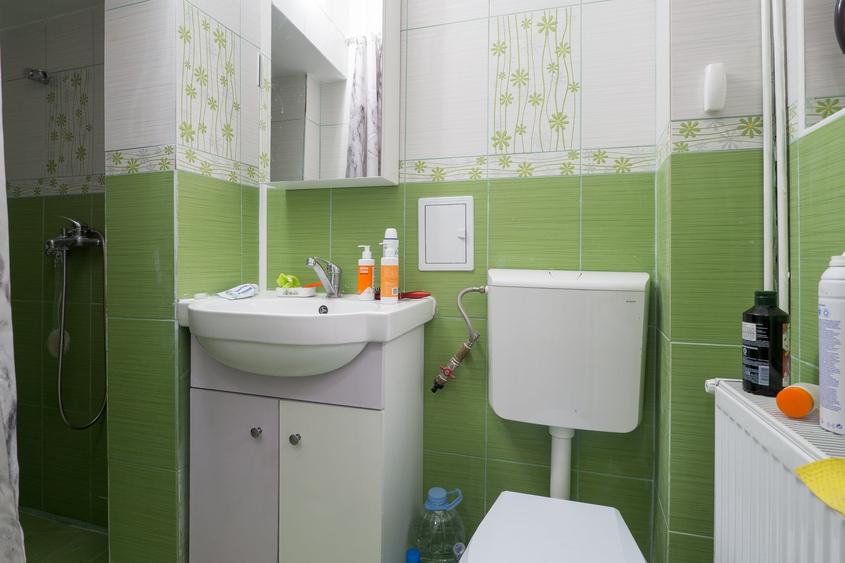 Casă individuală cu 4 camere cu Canalizare în Azuga