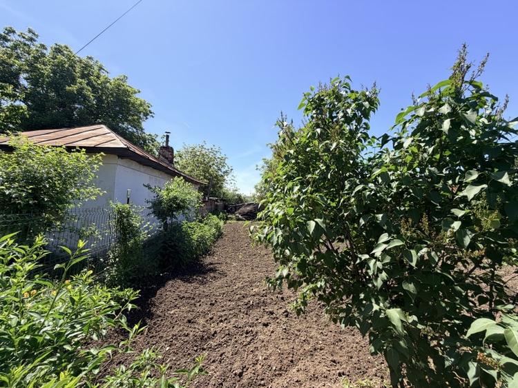 Casă individuală cu 6 camere cu Teren 3000 Mp în Exterior Nord