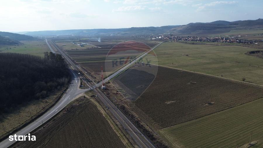 Teren de 19319 mp, în Laslea