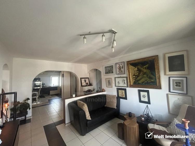 Apartament cu 4 camere decomandat în Plopilor