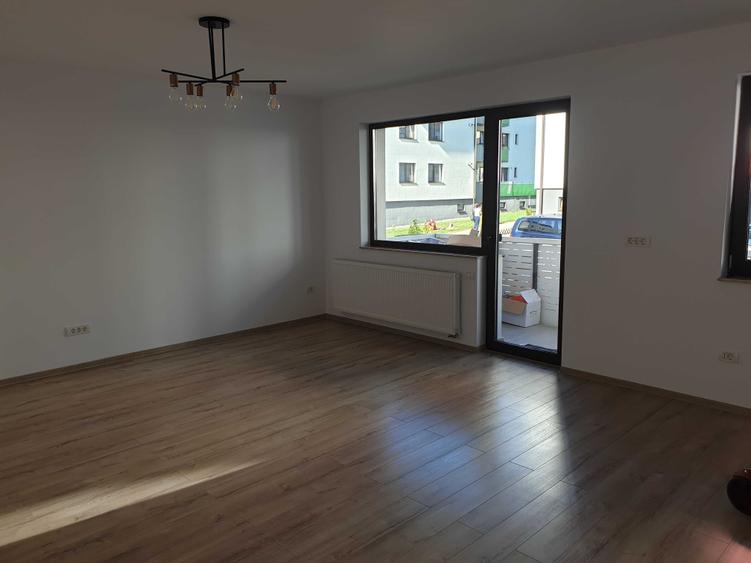 Apartament cu 2 camere decomandat în Florești
