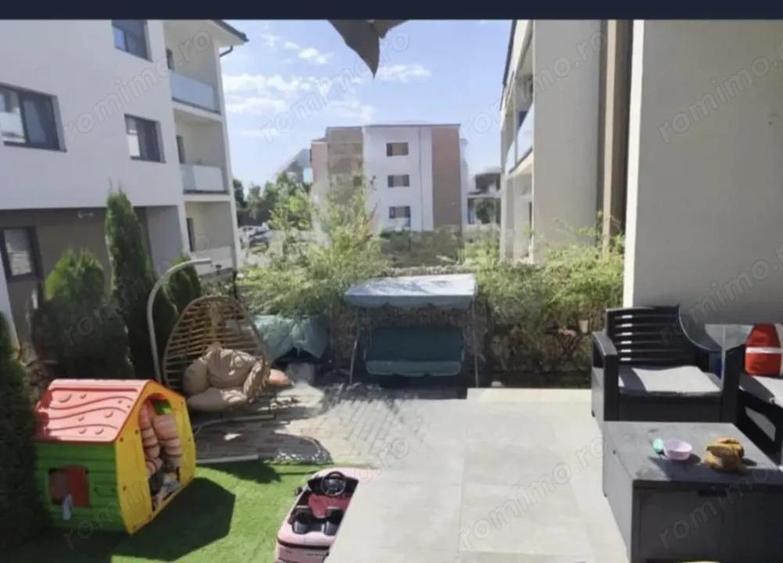 Apartament cu 3 camere decomandat în Săsar