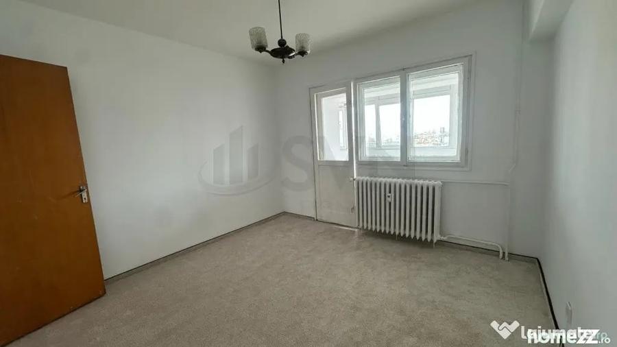 Apartament cu 4 camere decomandat în Amzei