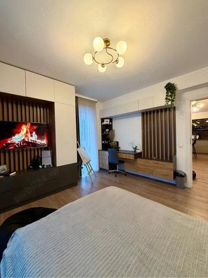 Apartament cu 4 camere decomandat în Calea Moldovei