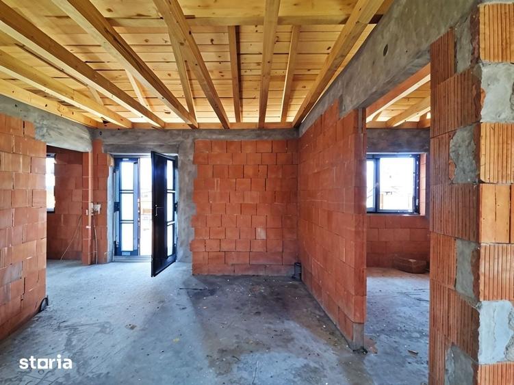 Casă cu 3 camere cu Teren 300 Mp în Sânmartin