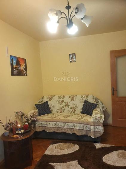 Apartament cu 2 camere semidecomandat în Casa de Cultură