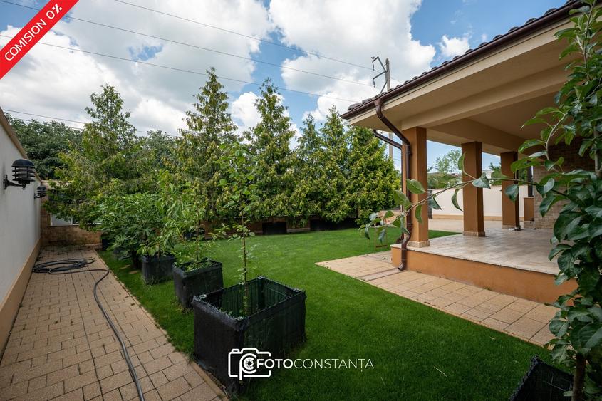 Casă individuală cu 5 camere cu Canalizare în Palazu Mare