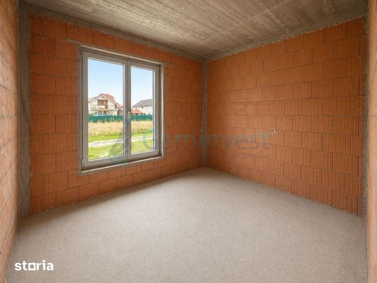 Casă cu 4 camere cu Teren 502 Mp în Sânmartin