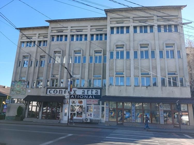 Spațiu comercial, de 1,600 mp, în Central