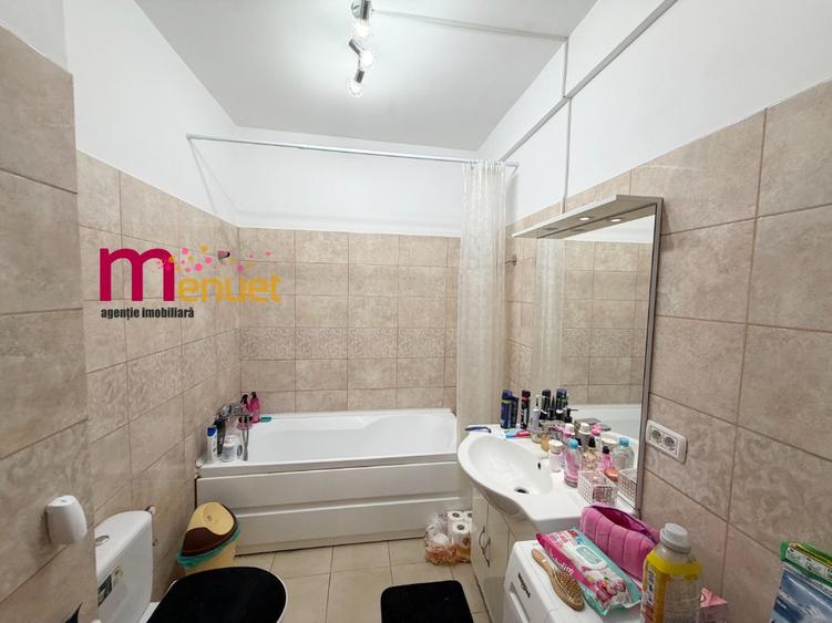 Apartament cu 2 camere decomandat în Peco